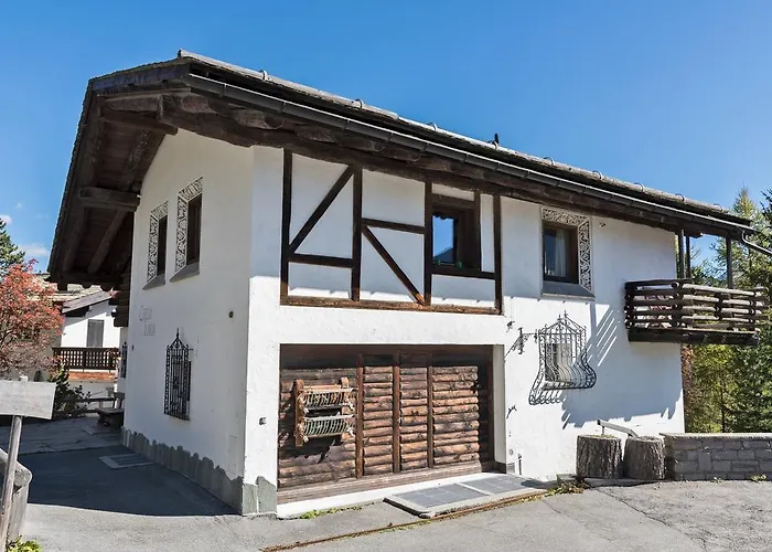 Chesa Ilaria - فندق