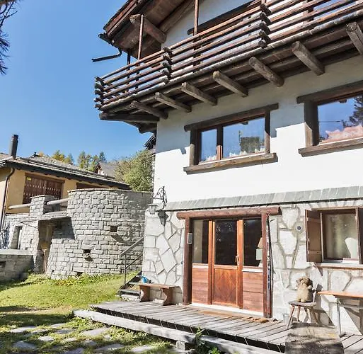 Chesa Ilaria - فندق *